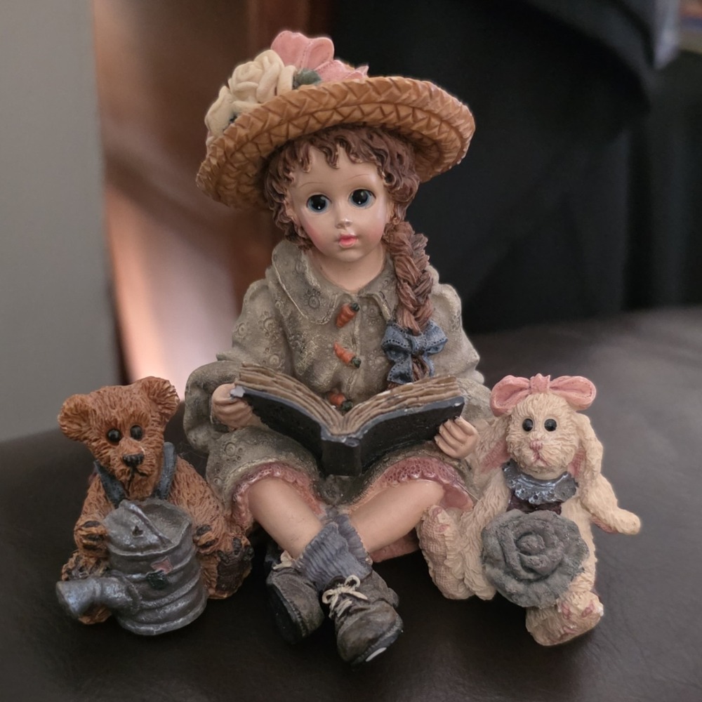 Boyds Dollstone‎ Figurine Emmy Lou Girl Bear Bunny Resin Hand Painted 1997